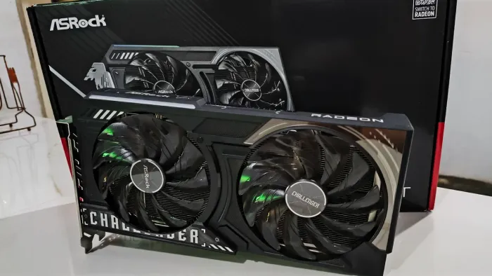 RX 9060 XT OC ASROCK CHARLLENGER SEMI NOVA.