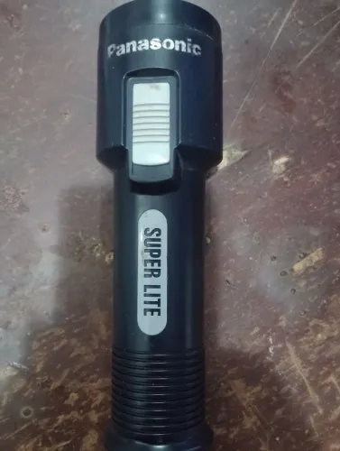 *Lanterna Panasonic Super Lite* - essa é raiz, dos anos 80/90