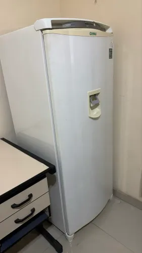 Geladeira Consul Facilite Frost Free - 300 Litros (problema no dispenser de água)