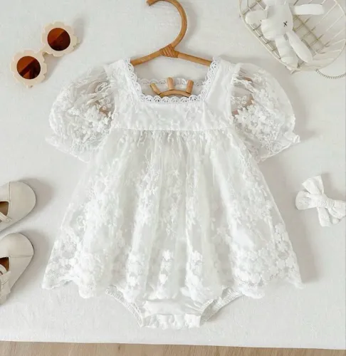 Body bebê menina branco com renda
