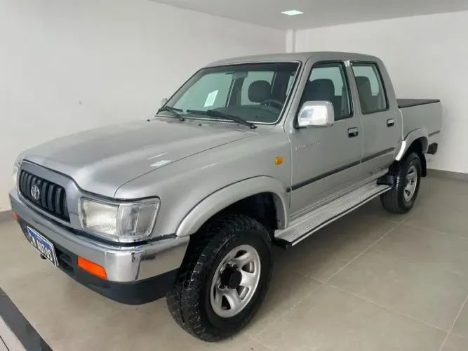 Toyota Hilux CD SRV 4X2 2.7 16V 142cv 2002