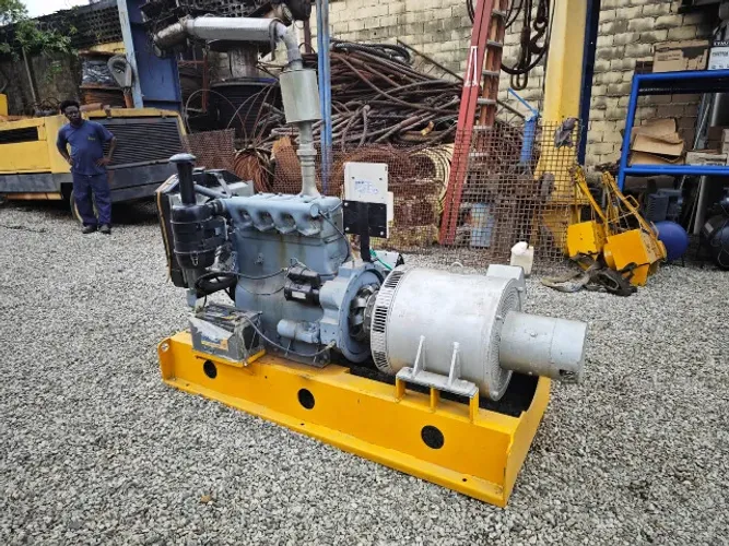 Gerador à diesel 38 KVA / Motor MWM