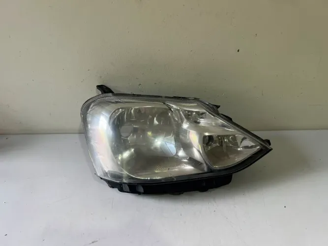Farol direito Etios 2011/2012/2013/2014/2015/2016/2017/2018/2019/2020/2021