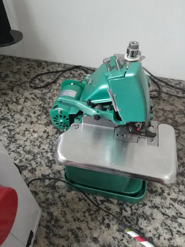 Maquina Overlock de Costura Semi Industrial Overloque Portátil Verde