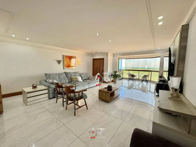 Privilégio em morar de Frente para MAR,apartamento com 360m²,4 quartos sendo 2 suítes,2 va