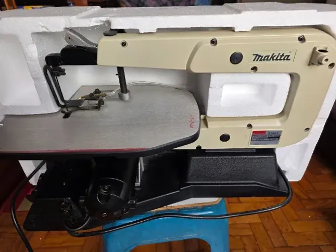 Makita SJ401 - Serra Tico-TIco de bancada - 127V - em estado de novo