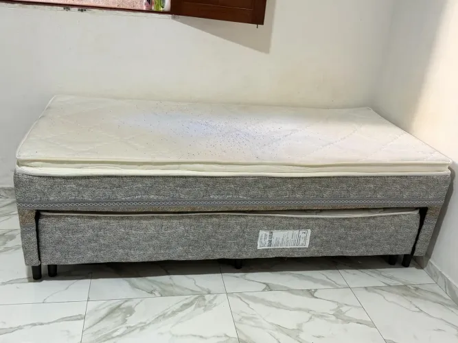 Cama solteiro com auxiliar