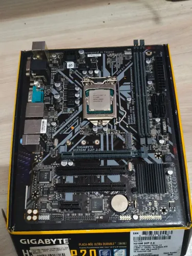 Placa mãe Gigabyte H310M