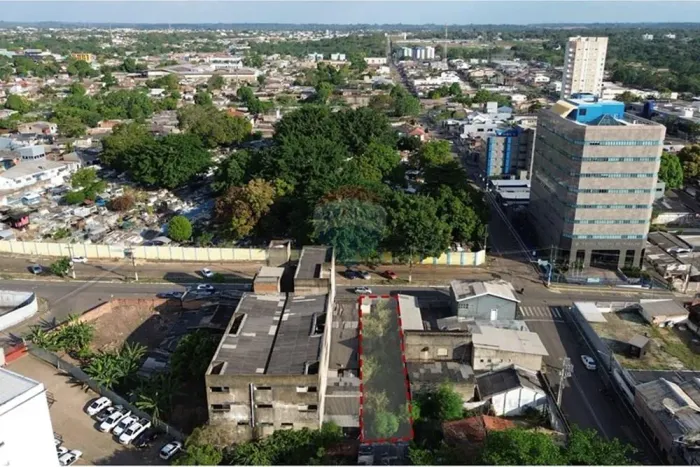 Terreno à Venda  Próximo a Órgãos Públicos e Serviços Essenciais
