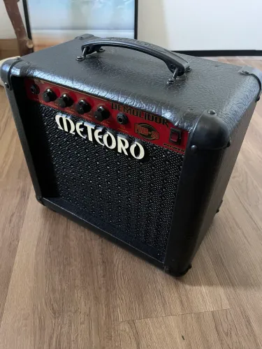 Amplificador de contrabaixo meteoro