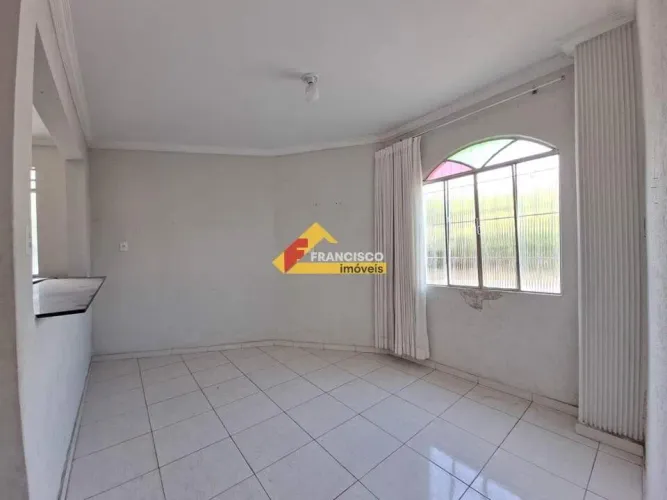 Casa para aluguel, 2 quartos, 2 vagas, São Sebastião - Divinópolis/MG