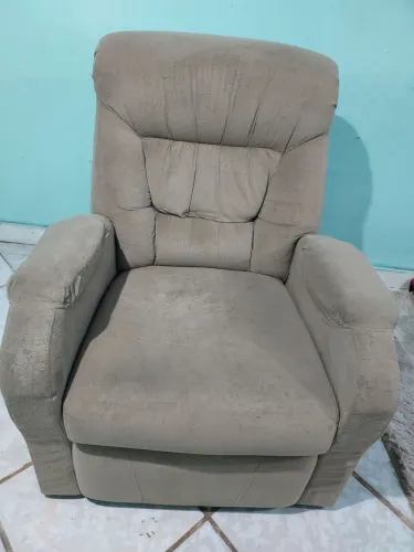 POLTRONA DO PAPAI COM ENCOSTO RECLINAVEL