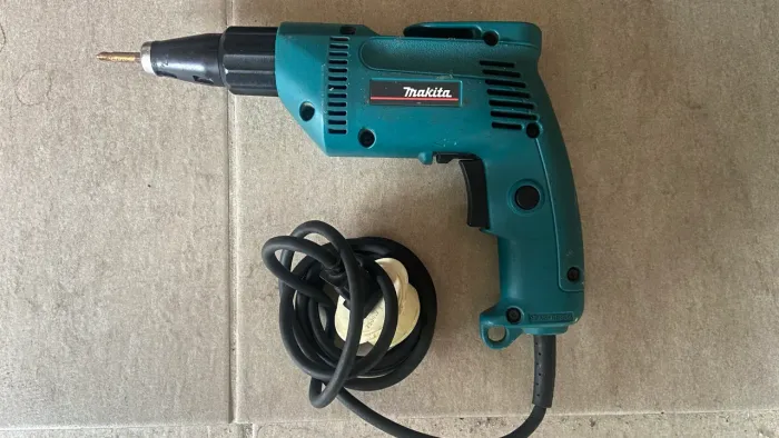 Parafusadeira Makita  6823 Original - Profissional 