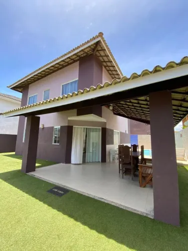 Casa Duplex 5/4, sendo 1/4 térreo. Porteira fechada, piscina. Arembepe Aquaville