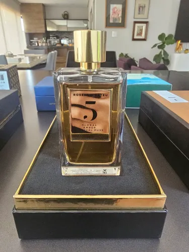 Rosendo mateo N? 5 perfume de nicho