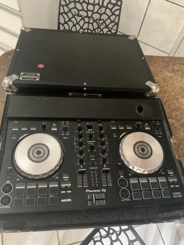     Controladora Pioneer SB3 Seminova com Case Profissional
