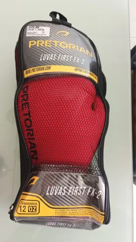 Luvas de Muay Thai zerada.