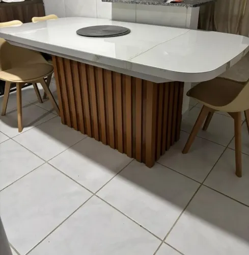 OBSERVAÇÃO: É SO A MESA, NÃO TEM CADEIRAS.