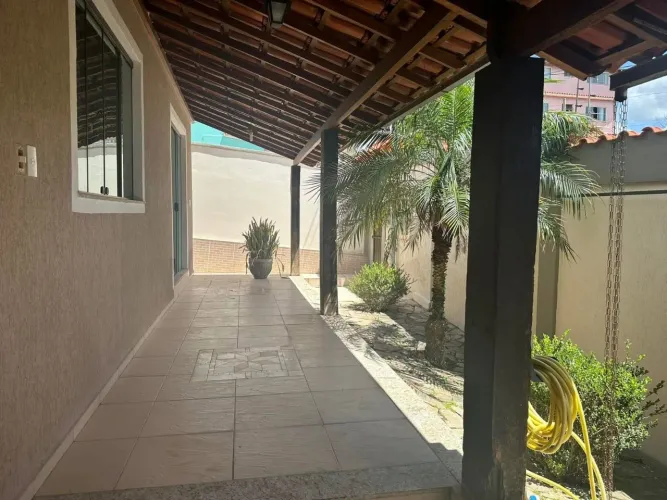 EXCELENTE CASA NO BAIRRO FÁBRICAS PARA ALUGUEL