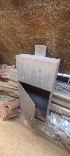 Caixa Coletora Metálica em Aço Reforçado com Porta de Inspeção