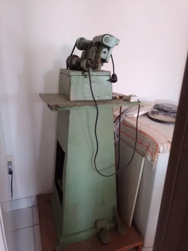 Máquina pirulito para modelar sandálias, sapatos e tênis industrial