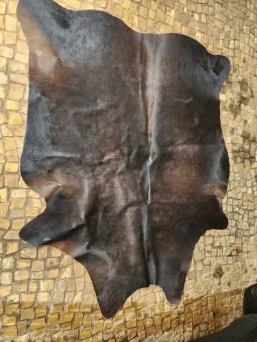 Tapete couro pele bovina.
