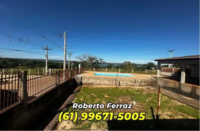 Casa com Piscina, no Condomínio Recanto do Sabiá -