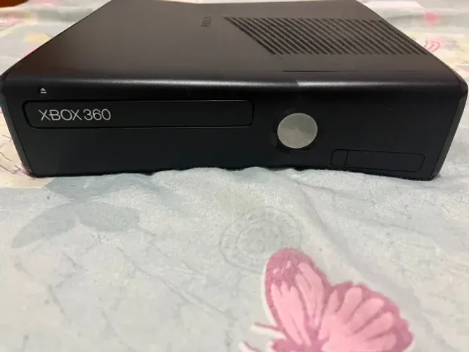 Xbox 360 S (Slim) Sem controle e sem Jogos