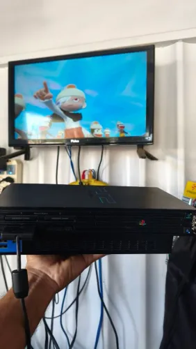 PS2 FAT revisado funcionando perfeitamente lendo só jogos original só o console