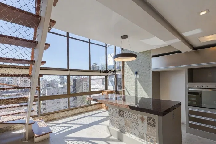 Cobertura Duplex. com 155m2, 2 suites e 2 vagas no Bela Vista Porto Alegre