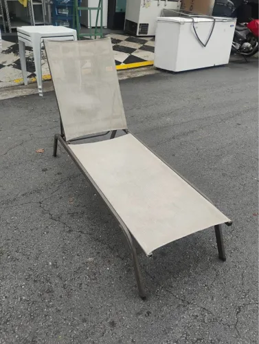 Espreguiçadeira com regulagem