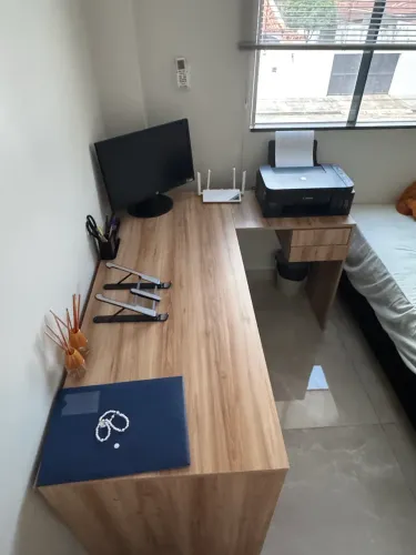 MESA DE TRABALHO E ESTUDOS