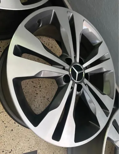 Jogo de roda aro 18 novas originais Mercedes