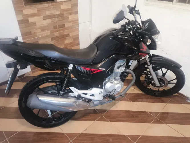 Vendo moto fan esd 160 único dono