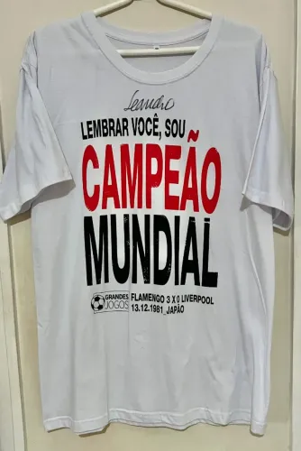 Camisa Lembrar Você Flamengo 81 autografada por Leandro