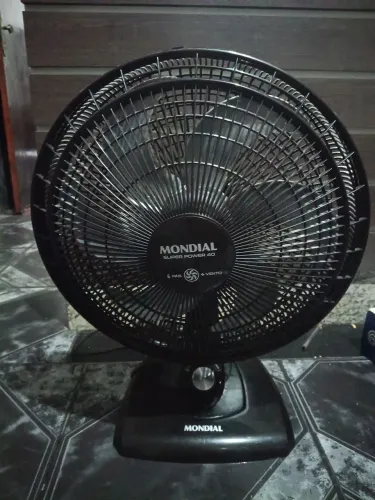 Ventilador Mundial semi-novo 