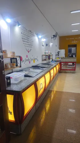 Sorveteria, estrutura completa e loja e produção de sorvete e açaí