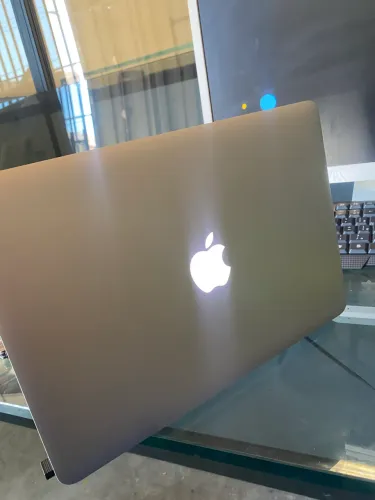MacBook Pro Retina 256gb SSD 8gb RAM i5