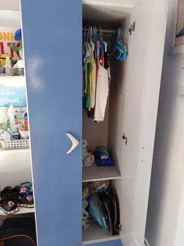 Vende-se guarda roupa infantil