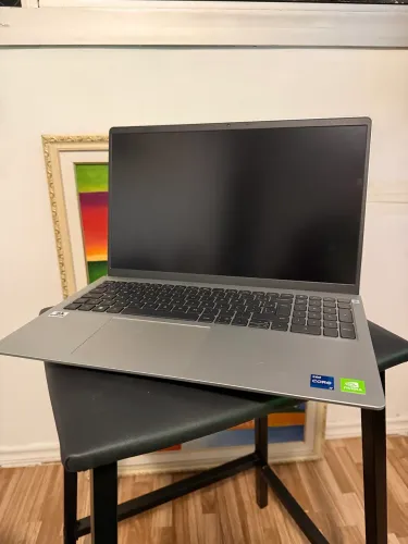 Dell Inspiron 15 3530