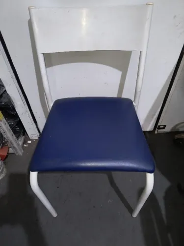 Lote 015 Cadeira Estofada Fixa Empilhavel Azul