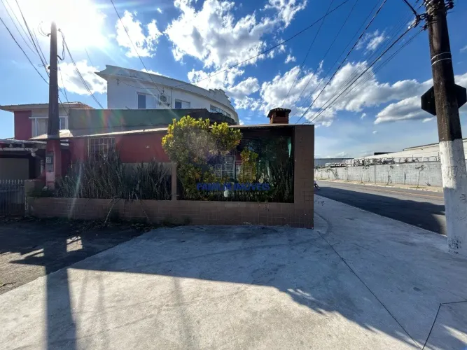 Terreno plano 10x32 à venda na Ponta da Praia, em Santos