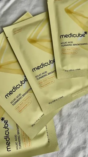 Máscara Facial Medicube Kojic Acid + Turmeric Kit com 2