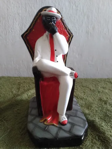 Imagem de Gesso Semi Nova de Seu Zé Pilintra