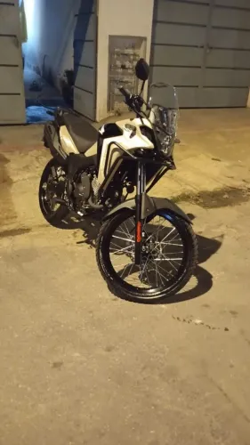 Moto nova sem detalhes para pessoas exigentes