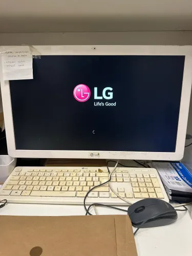 Computador All in One LG 22