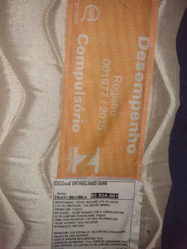 Cama e colchão solteiro