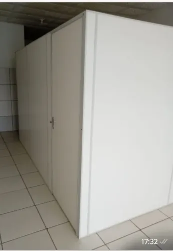 Divisoria cor branca, ideal para consultorio ou escritorio