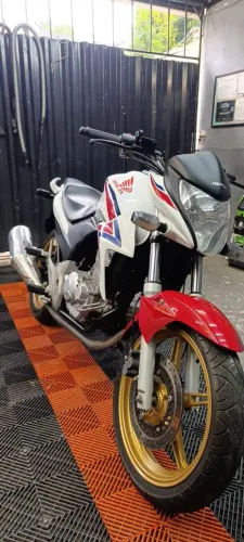 CB300 2015 muito nova
