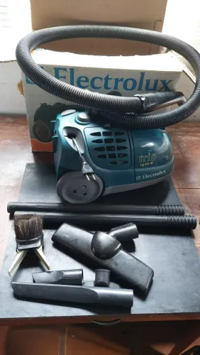 Aspirador de pó Electrolux Trio, modelo de 1400W